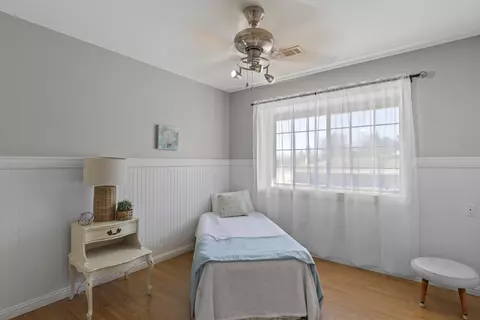 Bedroom - 21413 Madre St, Tehachapi, CA 93561 photo 1 of 7