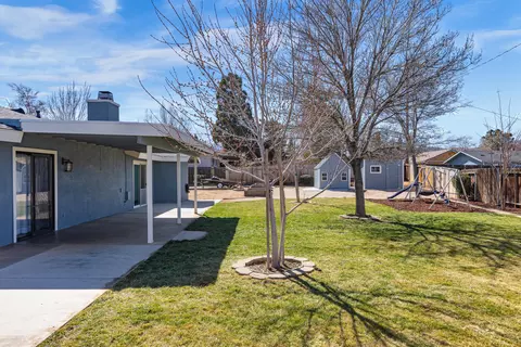 Exterior - 21413 Madre St, Tehachapi, CA 93561 photo 5 of 9