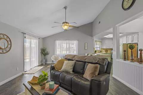 Living - 21413 Madre St, Tehachapi, CA 93561 photo 2 of 2