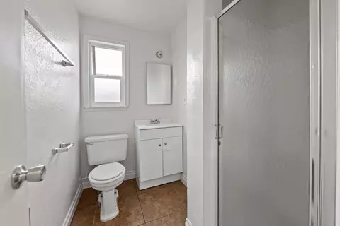 Bath - 44622 Raysack Ave, Lancaster, CA 93535 photo 2 of 2