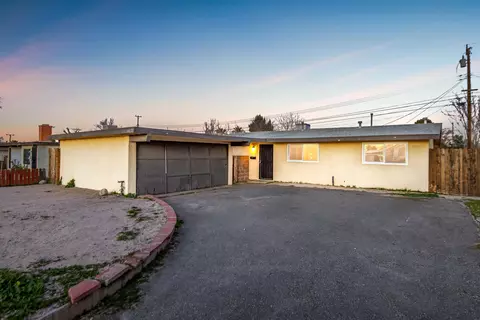 Exterior - 44622 Raysack Ave, Lancaster, CA 93535 photo 2 of 4