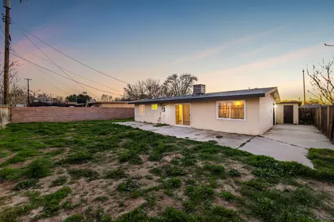 Exterior - 44622 Raysack Ave, Lancaster, CA 93535 photo 3 of 4