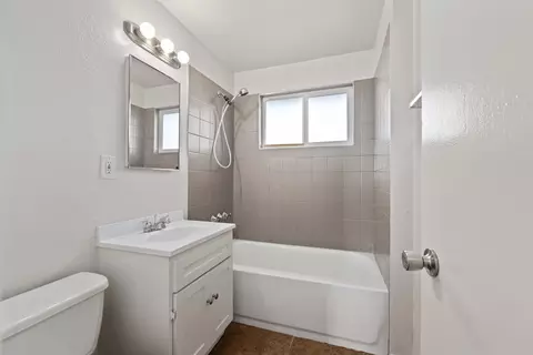 Bath - 44622 Raysack Ave, Lancaster, CA 93535 photo 1 of 2