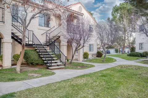 2554 Olive Dr #188, Palmdale, CA 93550