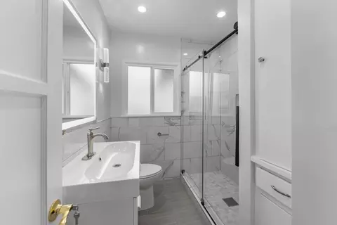 Bath - 315 1st Street St, Fillmore, CA 93015 photo 1 of 3