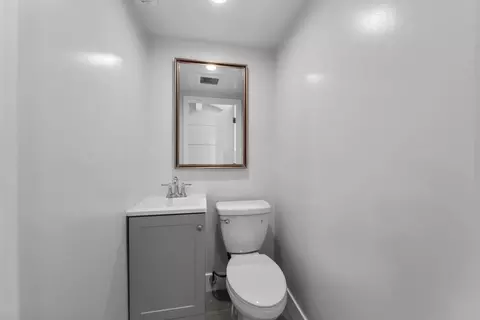 Bath - 315 1st Street St, Fillmore, CA 93015 photo 3 of 3
