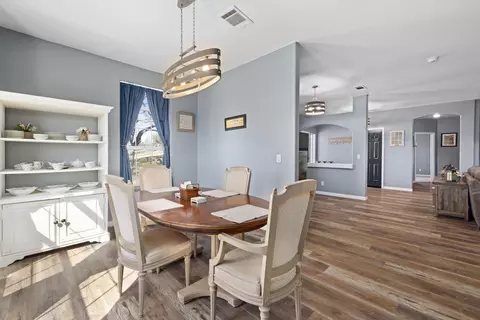 Dining - 19150 Quail Dr, Tehachapi, CA 93561 photo 2 of 2