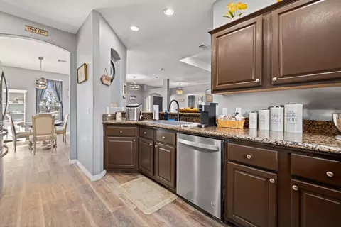 Kitchen - 19150 Quail Dr, Tehachapi, CA 93561 photo 2 of 5