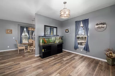 Living - 19150 Quail Dr, Tehachapi, CA 93561 photo 5 of 5