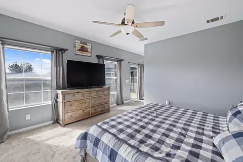 Bedroom - 19150 Quail Dr, Tehachapi, CA 93561 photo 6 of 6