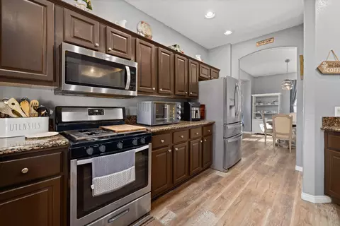 Kitchen - 19150 Quail Dr, Tehachapi, CA 93561 photo 3 of 5