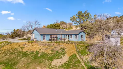 Exterior - 19150 Quail Dr, Tehachapi, CA 93561 photo 4 of 8