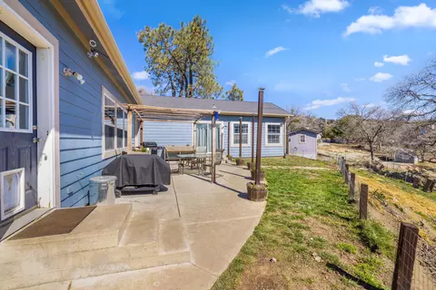 Exterior - 19150 Quail Dr, Tehachapi, CA 93561 photo 5 of 8