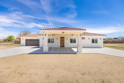 Exterior - 37954 100th St E St E, Littlerock, CA 93543 photo 1 of 4