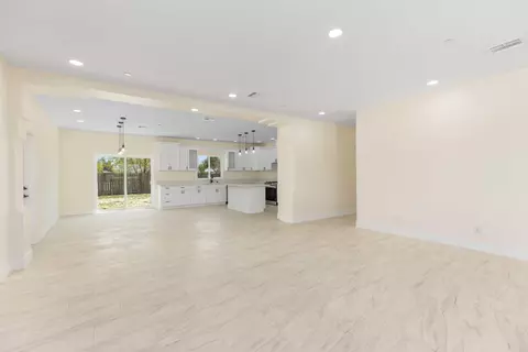 Living - 37954 100th St E St E, Littlerock, CA 93543 photo 2 of 2