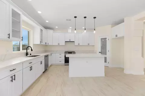 Kitchen - 37954 100th St E St E, Littlerock, CA 93543 photo 1 of 3