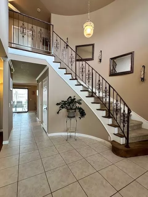 Entry Way - 44118 Fine Cir W, Lancaster, CA 93536 photo 2 of 3