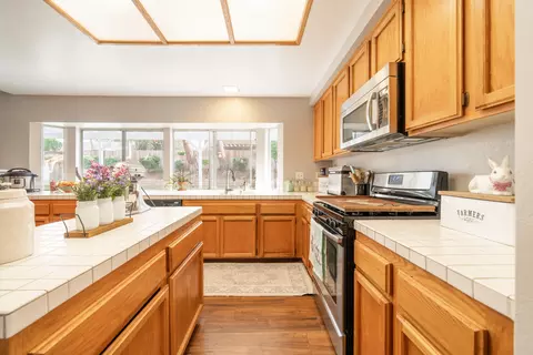 Kitchen - 3446 Bromley Ct, Palmdale, CA 93551 photo 2 of 2