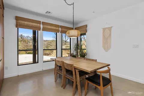 Dining - 28901 Augusta Way, Tehachapi, CA 93561 photo 1 of 2