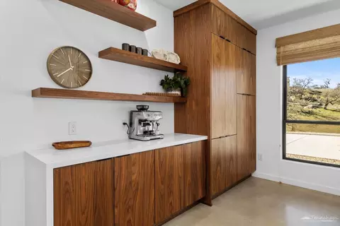 Kitchen - 28901 Augusta Way, Tehachapi, CA 93561 photo 2 of 9