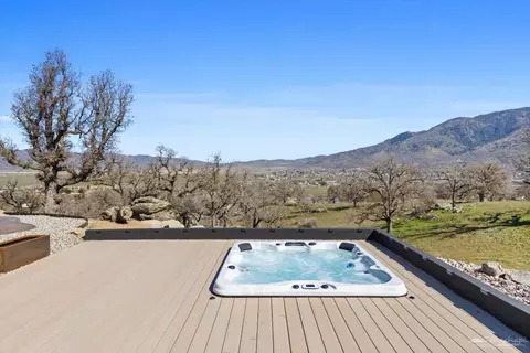Exterior - 28901 Augusta Way, Tehachapi, CA 93561 photo 13 of 14