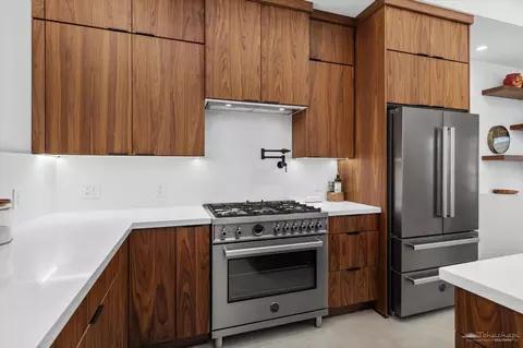 Kitchen - 28901 Augusta Way, Tehachapi, CA 93561 photo 8 of 9