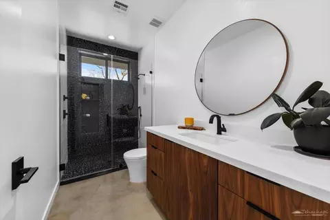 Bath - 28901 Augusta Way, Tehachapi, CA 93561 photo 4 of 7