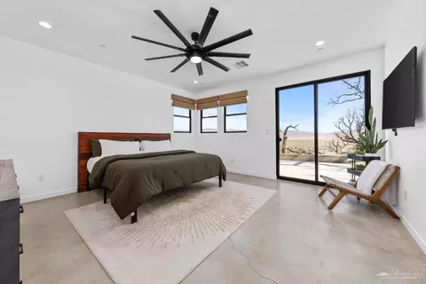 Bedroom - 28901 Augusta Way, Tehachapi, CA 93561 photo 2 of 9
