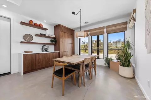 Dining - 28901 Augusta Way, Tehachapi, CA 93561 photo 2 of 2