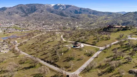 View/Area - 28901 Augusta Way, Tehachapi, CA 93561 photo 3 of 11