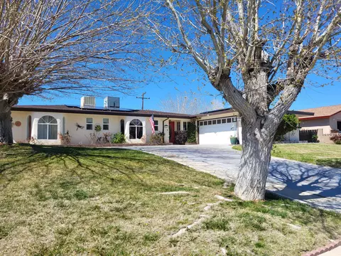 25813 Cherryhill Dr, Boron, CA 93516 photo 5