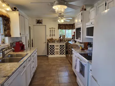 25813 Cherryhill Dr, Boron, CA 93516 photo 26