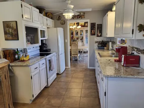 25813 Cherryhill Dr, Boron, CA 93516 photo 25
