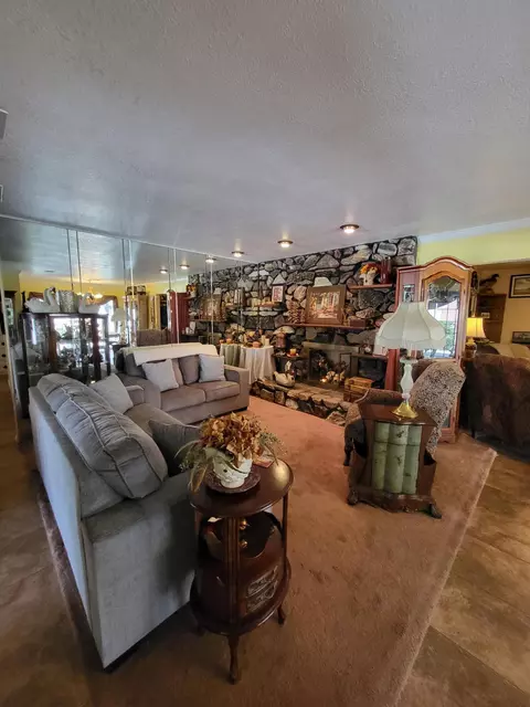 25813 Cherryhill Dr, Boron, CA 93516 photo 28