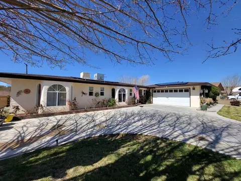 25813 Cherryhill Dr, Boron, CA 93516 photo 6
