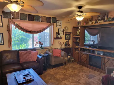 25813 Cherryhill Dr, Boron, CA 93516 photo 23