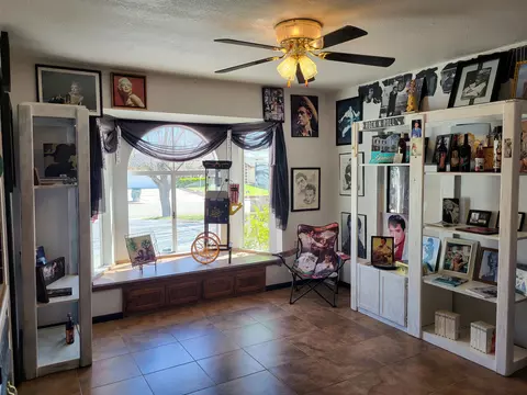 25813 Cherryhill Dr, Boron, CA 93516 photo 10