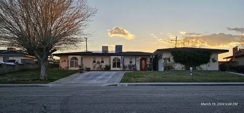 25813 Cherryhill Dr, Boron, CA 93516 photo 2