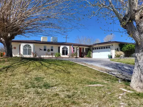 25813 Cherryhill Dr, Boron, CA 93516 photo 4