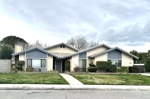 42325 62nd Street West St W, Quartz Hill, CA 93536