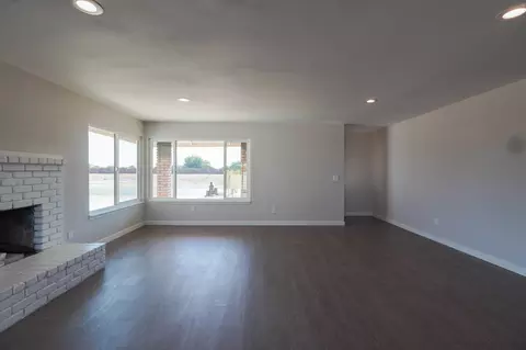 41311 156th St E, Lancaster, CA 93535 photo 2