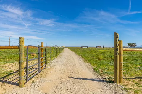 View/Area - 49046 70th St W, Lancaster, CA 93536 photo 1 of 6