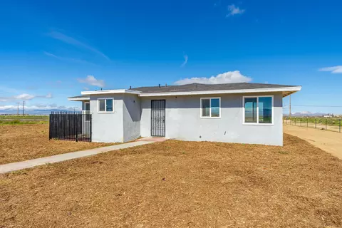Exterior - 49046 70th St W, Lancaster, CA 93536 photo 5 of 8