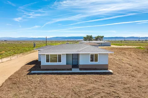 Exterior - 49046 70th St W, Lancaster, CA 93536 photo 3 of 8