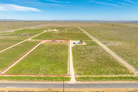 View/Area - 49046 70th St W, Lancaster, CA 93536 photo 5 of 6