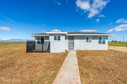 Exterior - 49046 70th St W, Lancaster, CA 93536 photo 4 of 8