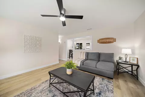 Living - 913 Beech St, Tehachapi, CA 93561 photo 5 of 5