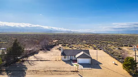 48059 93rd St W, Lancaster, CA 93536