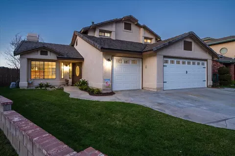 3153 Gingerwood Ln, Lancaster, CA 93536