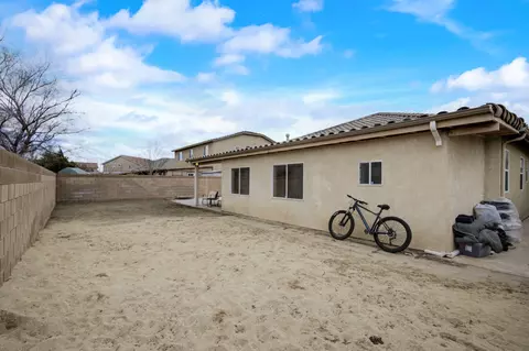 Exterior - 43658 Dana Dr, Lancaster, CA 93535 photo 7 of 7